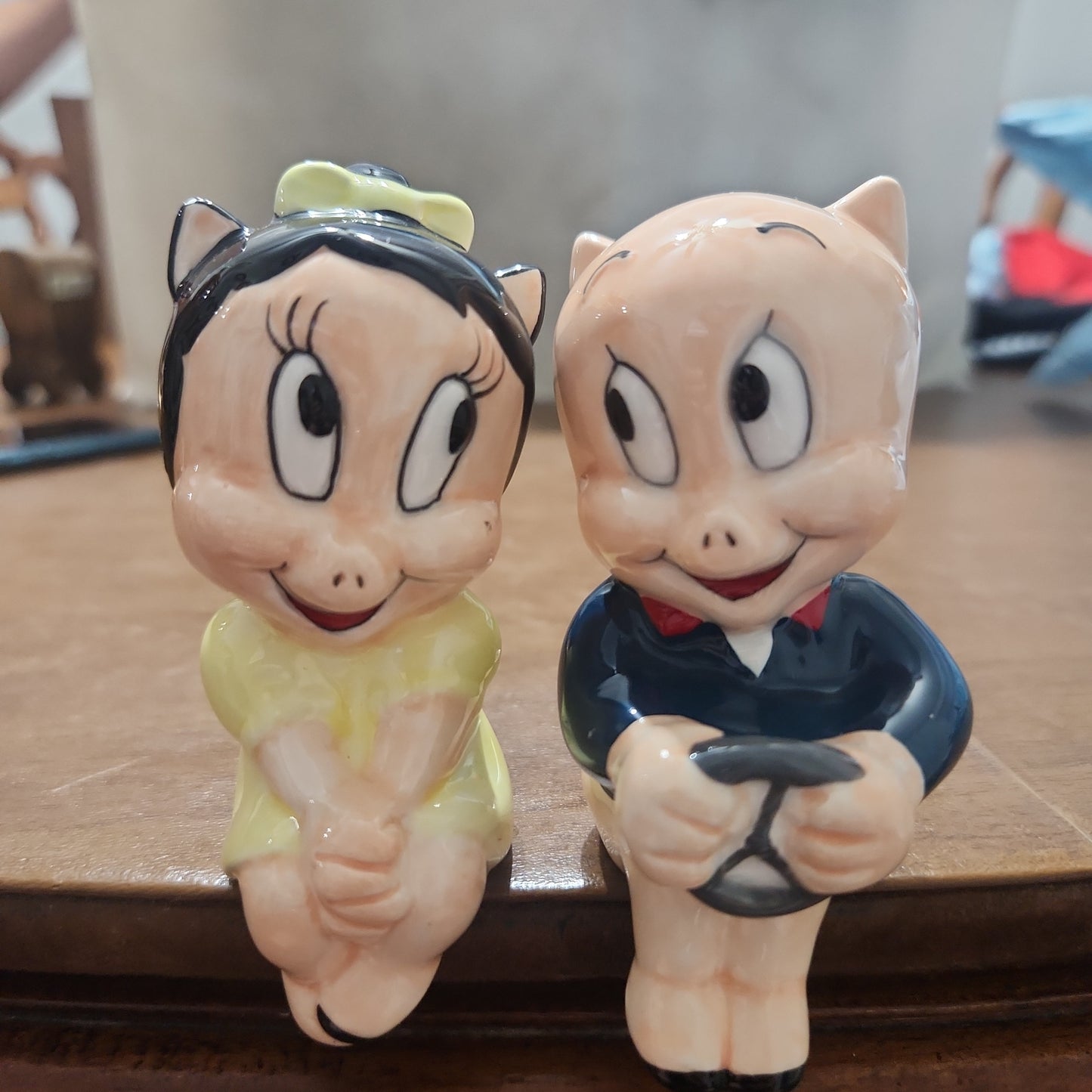 Porky & Petunia Pig Shakers