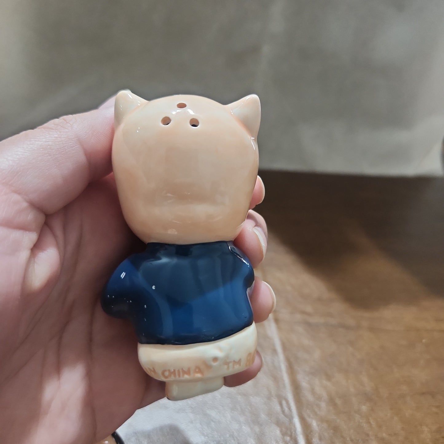 Porky & Petunia Pig Shakers