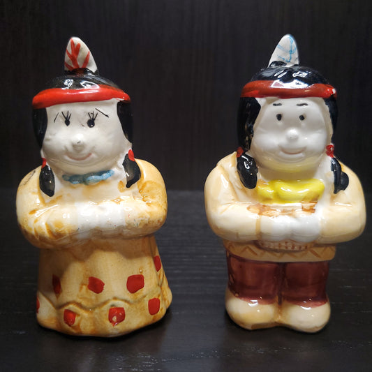 Holiday salt and pepper shaker